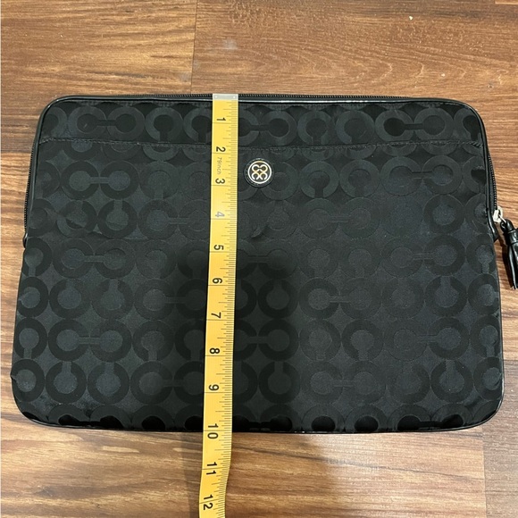 COACH Black Signature Logo C Padded Pockets Desk Top Zip Around Case - Picture 9 of 12